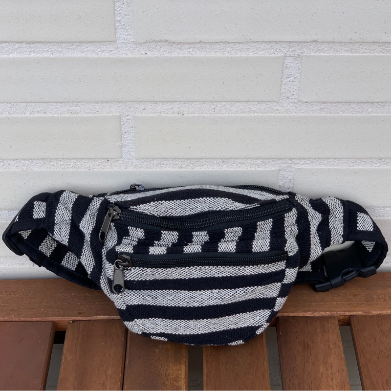 Riñonera rayada con protección electromagnética magnética